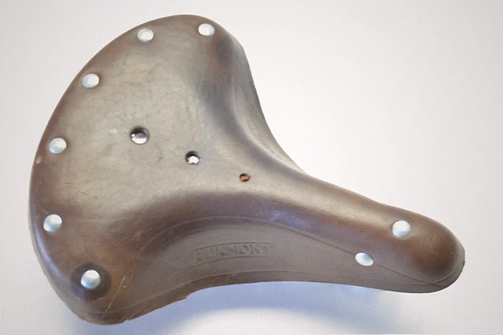 AUKMONT 9 BUTTON 3 SPRING TOURING BICYCLE BROWN LEATHER SEAT SADDLE 255 X 210 MM