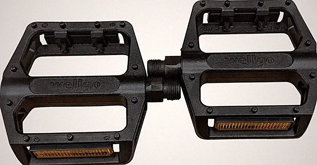 Wellgo B087 BMX Bicycle Pedals 9/16" Black Platform, Reflective Aluminum